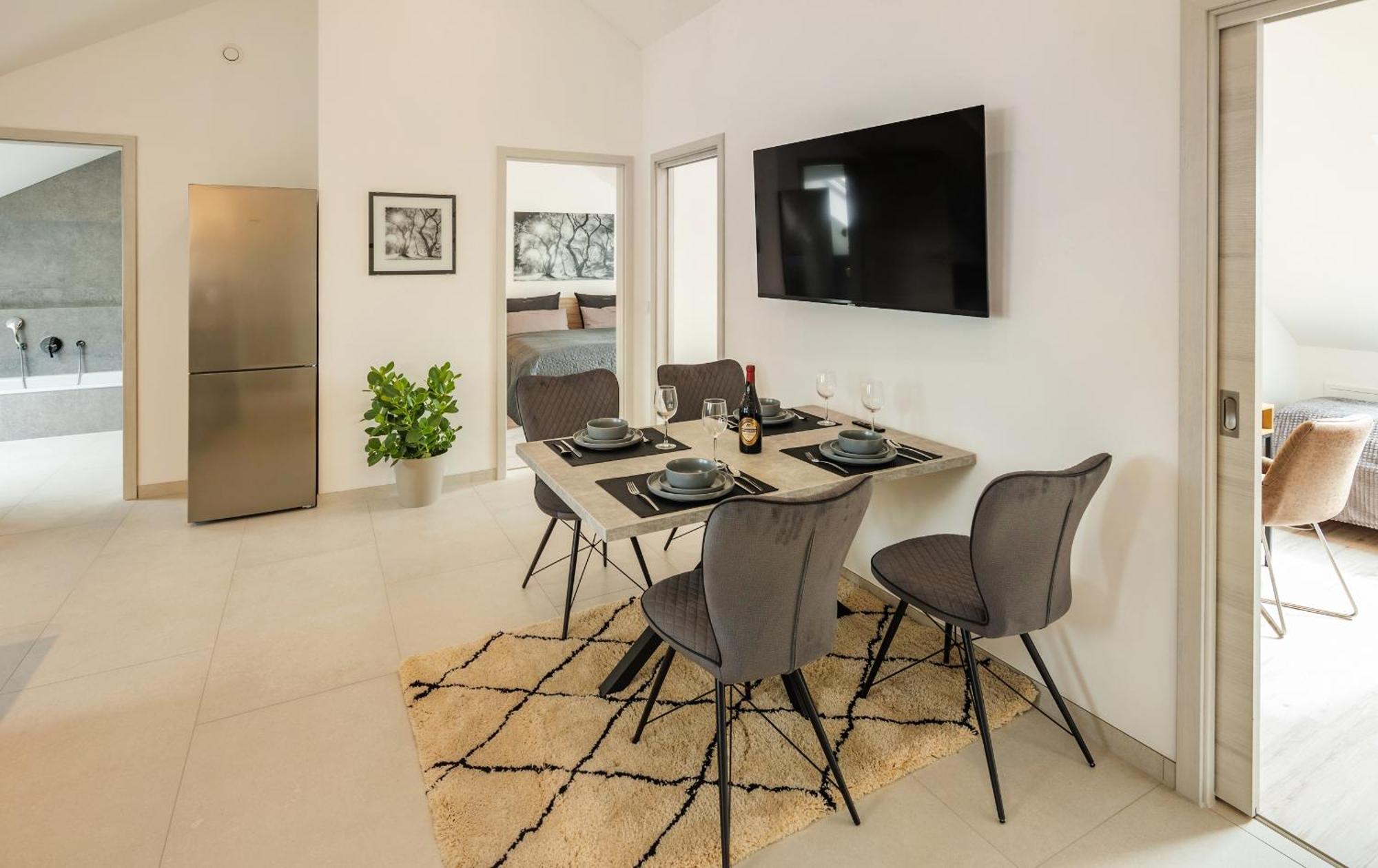 Sweethome - Poing Apartments Luaran gambar
