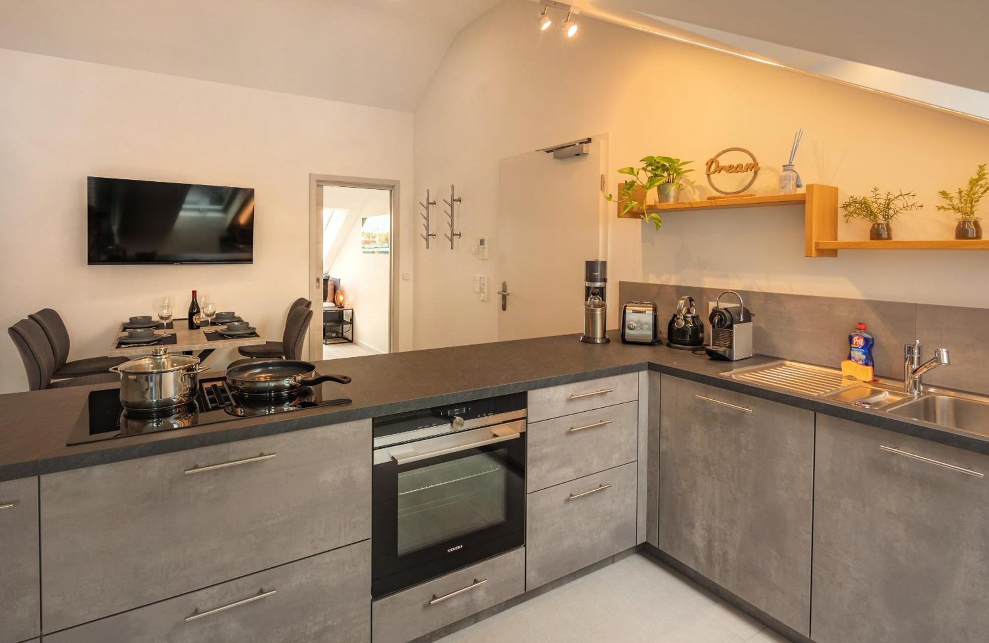 Sweethome - Poing Apartments Luaran gambar