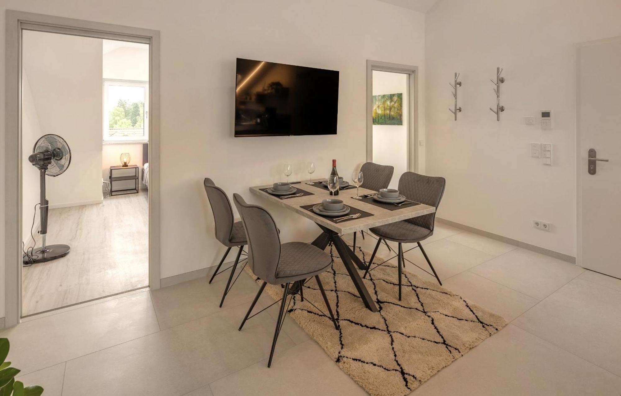 Sweethome - Poing Apartments Luaran gambar
