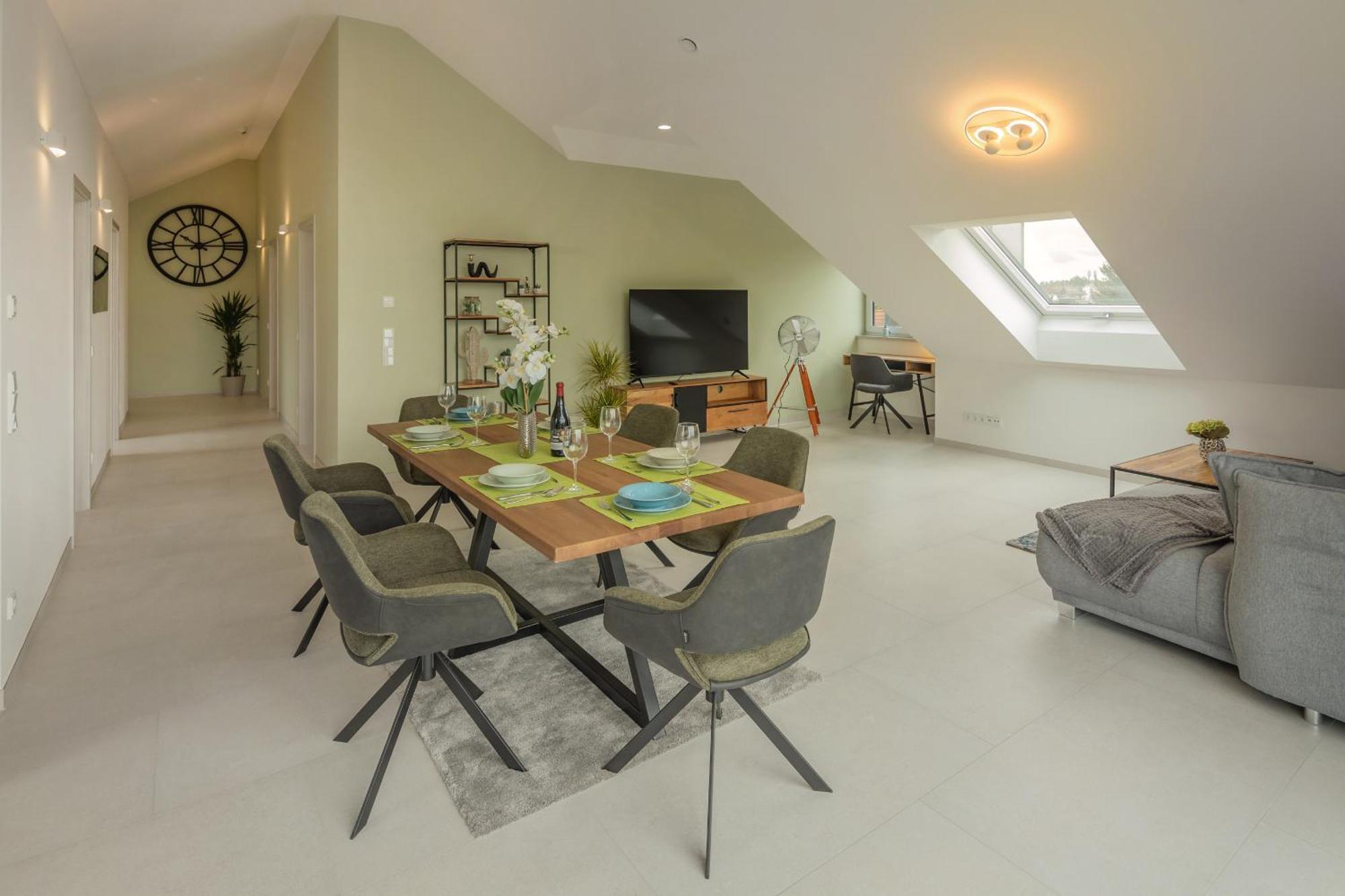 Sweethome - Poing Apartments Luaran gambar